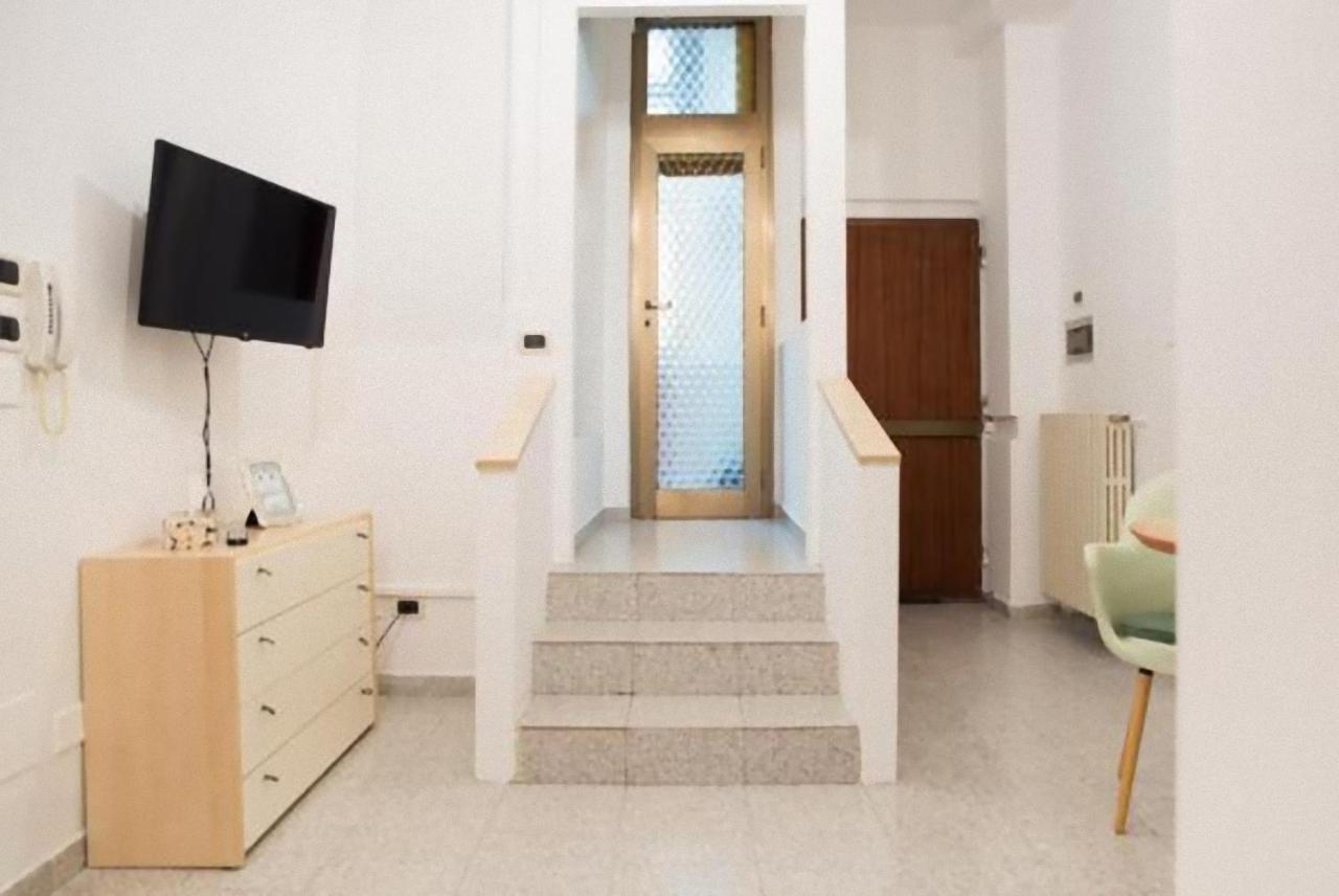 Апартаменты Tourist House Bologna - Fringe - Self Check-In Экстерьер фото