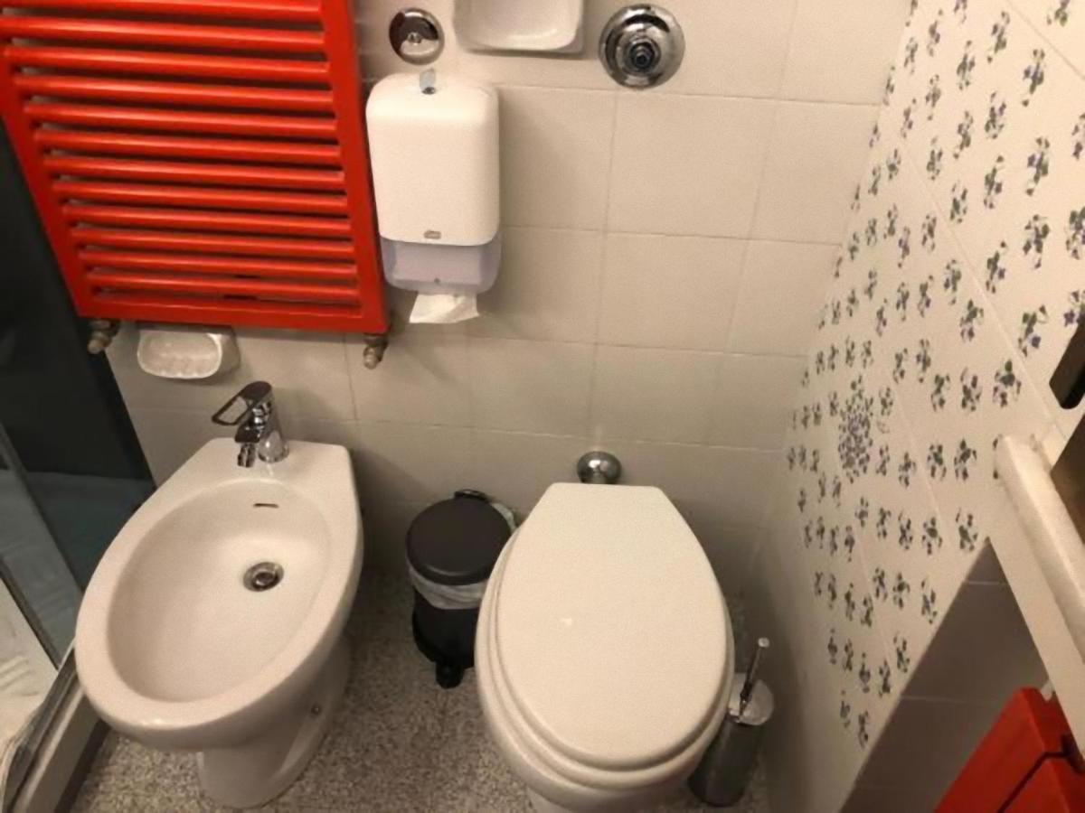 Апартаменты Tourist House Bologna - Fringe - Self Check-In Экстерьер фото