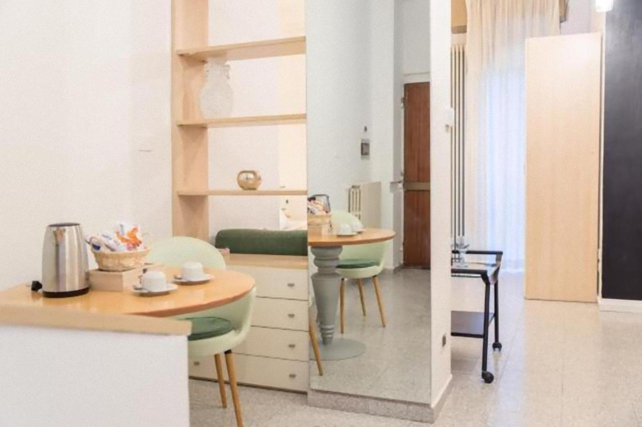Апартаменты Tourist House Bologna - Fringe - Self Check-In Экстерьер фото